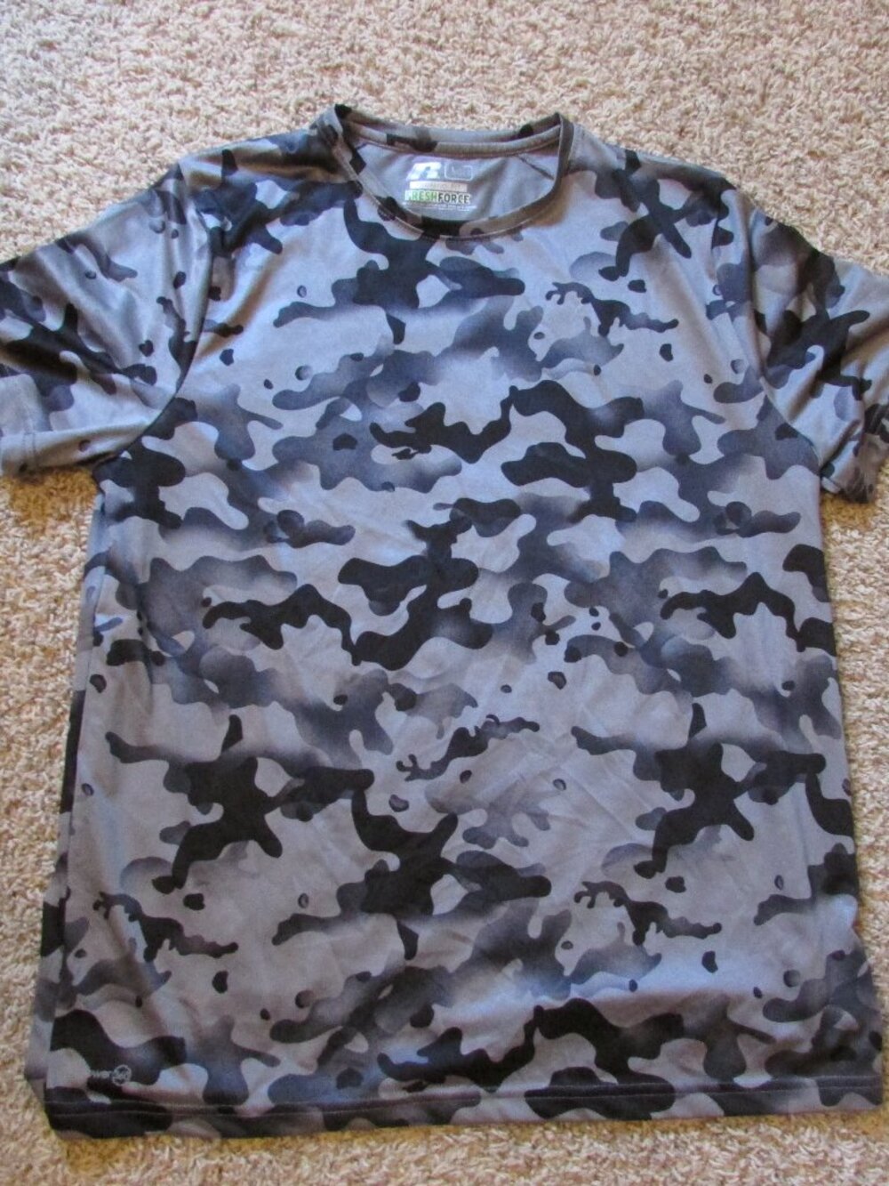 NWOT Russell Freshforce Training Fit Large Gray Camouflage Athletic T-Shirt Poly